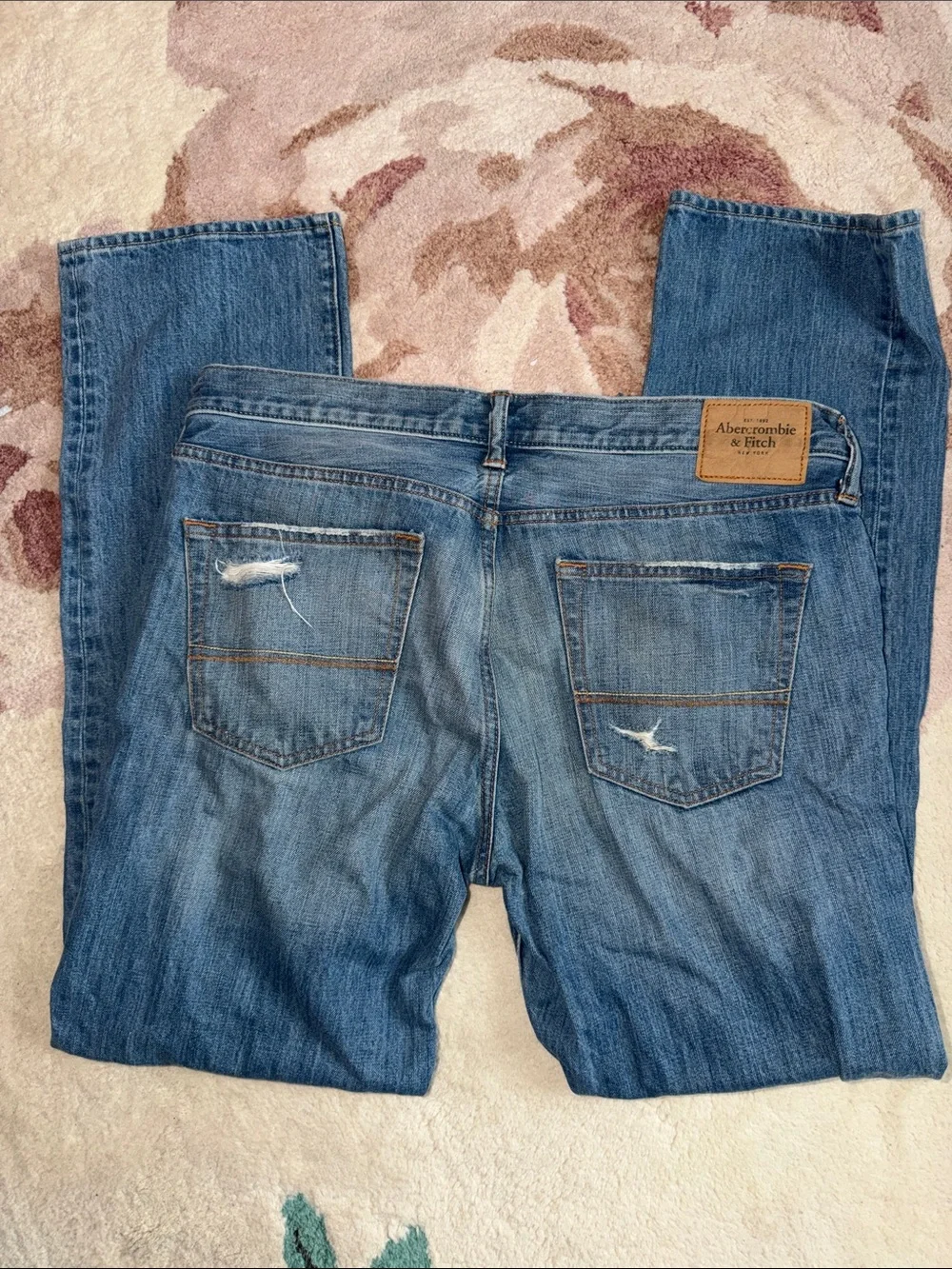 Abercrombie & Fitch Men's Distressed Blue Straight Jeans